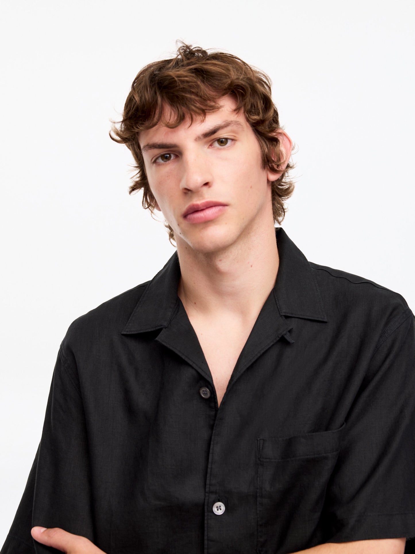Relaxed Linen Resort Shirt - Black - Image 4